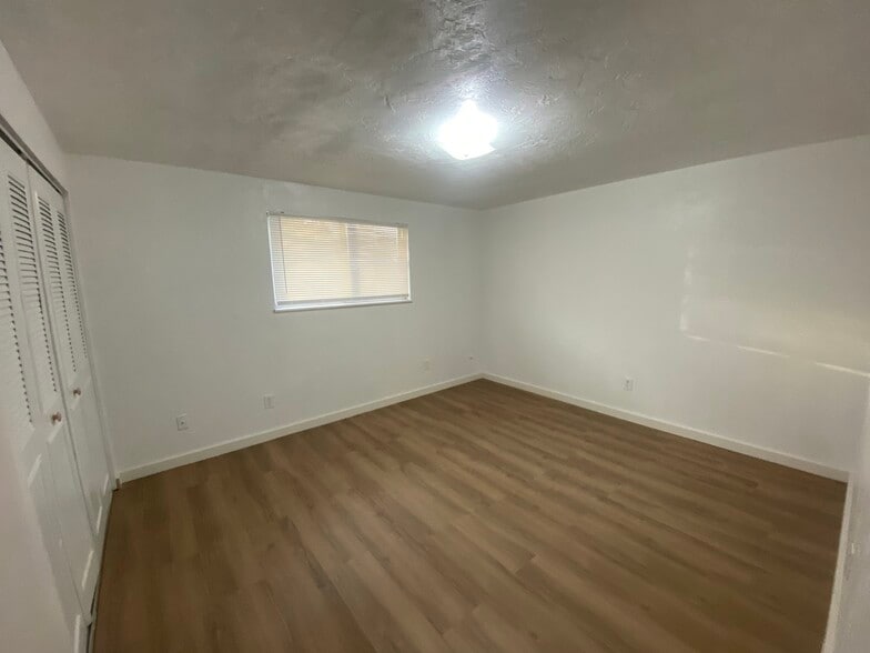 Master Bedroom 1 - 880 N Cloverleaf Loop