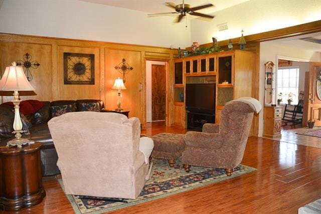 Building Photo - 2713 N Spring Dr