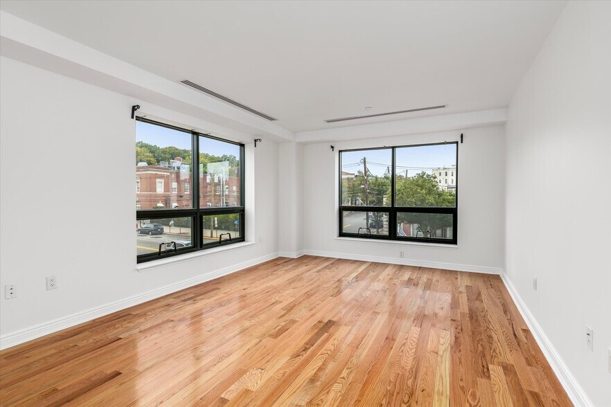 Building Photo - 1 Orient Way