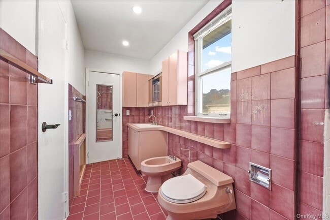 Building Photo - 124 Alexander Ave