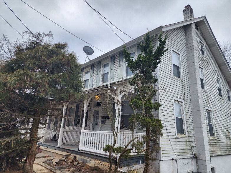 Building Photo - 310 N Main St