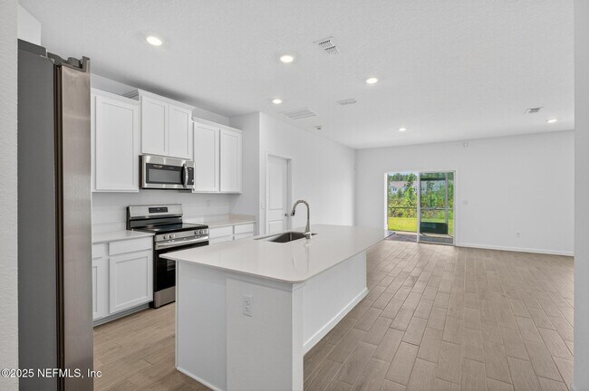 Building Photo - 7159 Pine River Ct