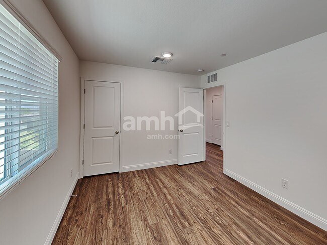 Building Photo - 3320 Blodwen St