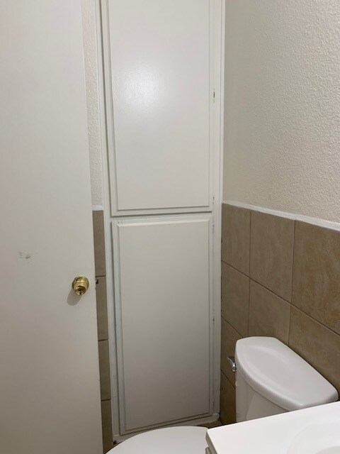 Building Photo - 220 N Hagar St