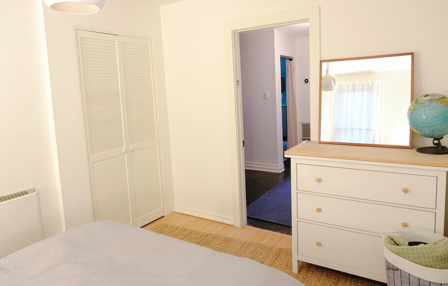 Building Photo - 8540 Ridpath Dr
