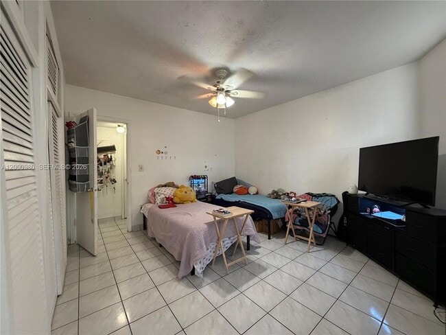 Building Photo - 1701 NE Miami Gardens Dr
