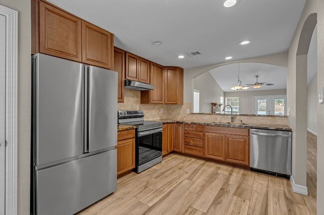 Building Photo - "Fantastic 3-Bedroom, 2 Bath Home in Prime...