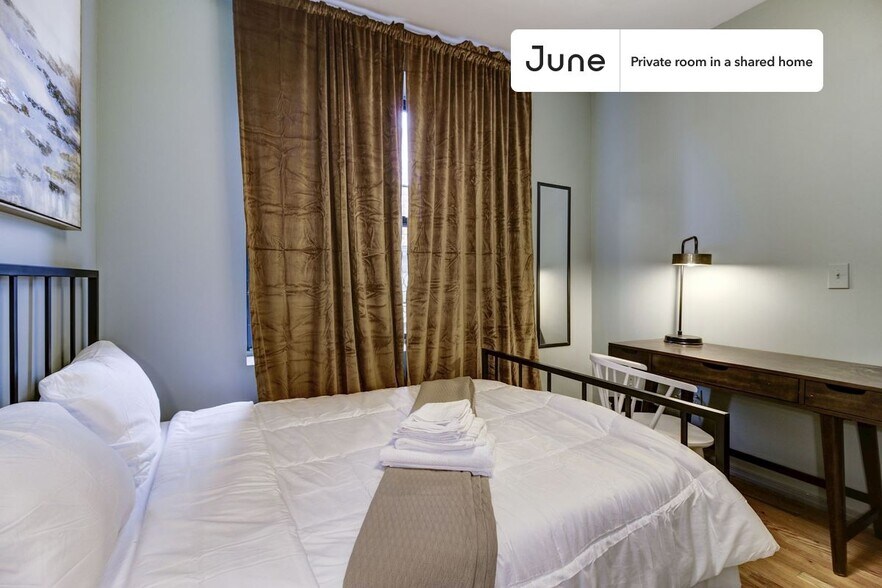 Building Photo - Room in Shared 4 bed/1 bath home