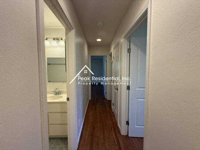 Building Photo - 4301 Cottage Way
