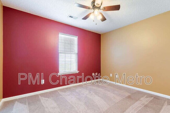 Building Photo - 3807 Crimson Wing Dr