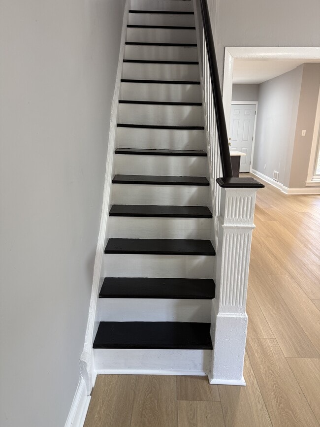 Building Photo - 5514 Crowson St