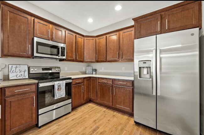 Kitchen - 2815 44th St
