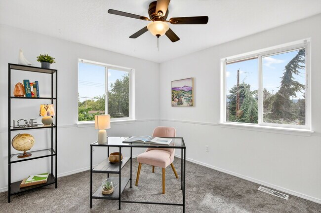 Building Photo - 2529-2529 SE 136th Ave