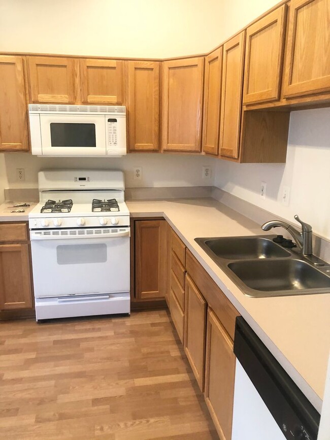 Building Photo - 7505 Calderon Ct