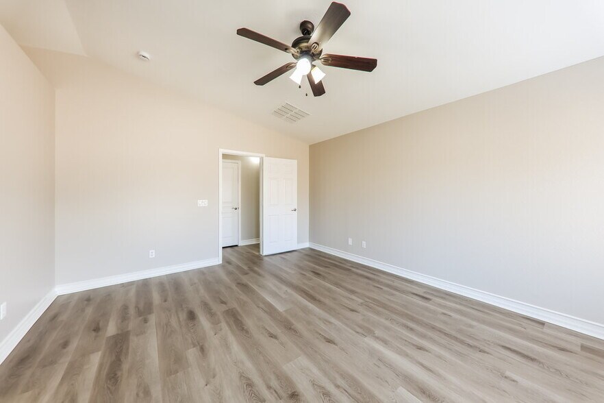Building Photo - 14258 W Corrine Dr
