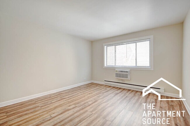 Building Photo - 5841 N Winthrop Ave