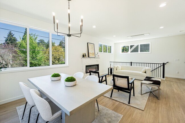 Building Photo - Montlake Townhome