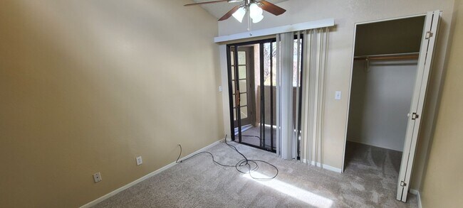 Building Photo - Stone Ave Pastime Rd - 2 Story Townhouse w...