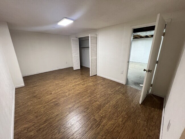 Building Photo - 7052 E Briarwood Dr