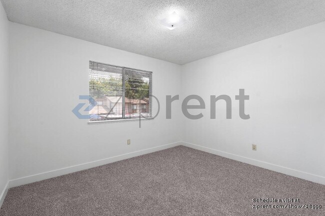 Building Photo - 5006 Greenberry Dr