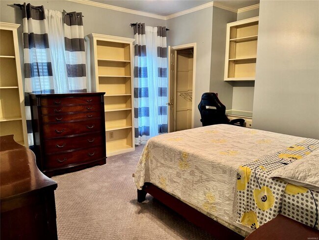 Building Photo - 2630 Aimee Dr