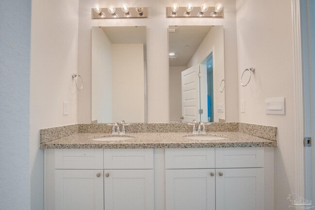 Building Photo - 8686 Meadow Flower Ln