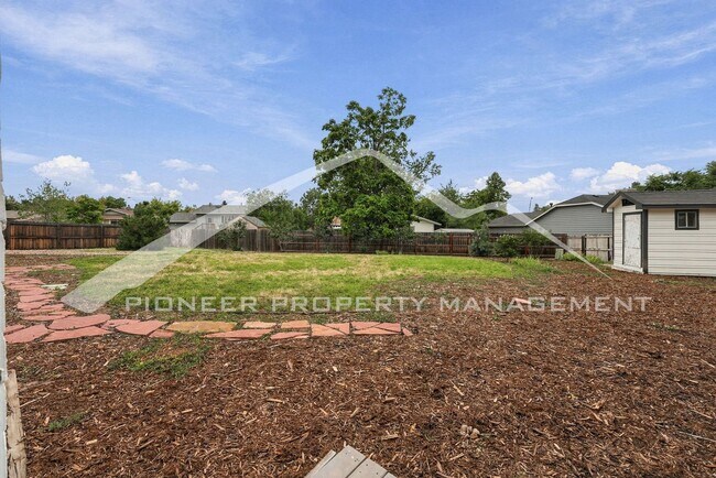 Building Photo - 12854 E Florida Dr