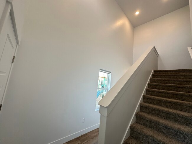 Building Photo - 3306 Eagle Mountain Town Home