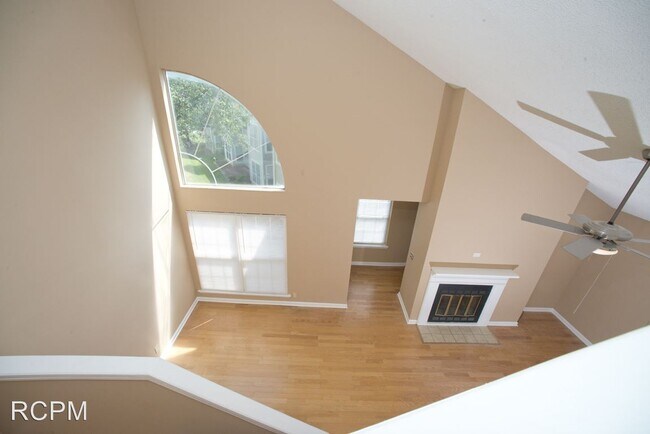 Building Photo - 2 br, 2 bath House - 1039 Stones Throw