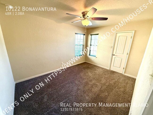 Building Photo - *APPLICATION RECEIVED** AVAILABLE NOW! 4 B...