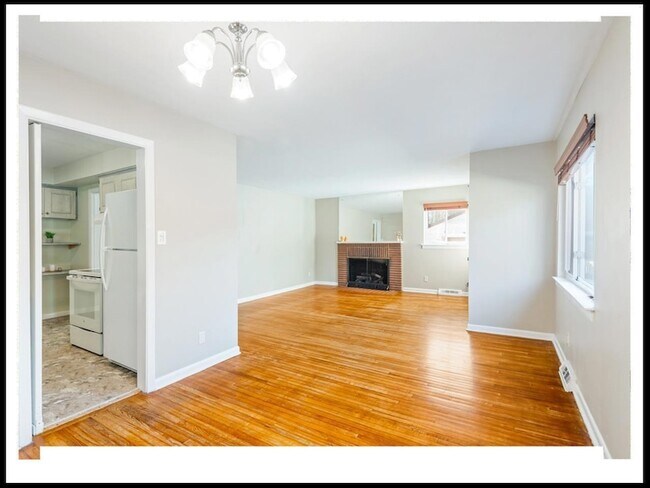 Building Photo - 112 E Lawson St