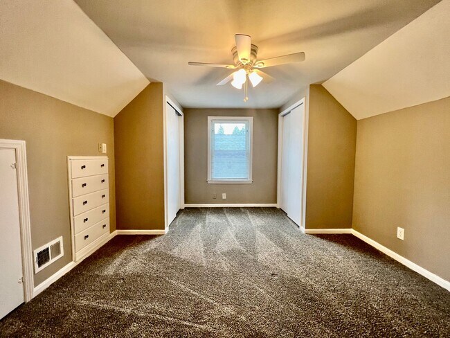Building Photo - Adorable home located in St. Matthews