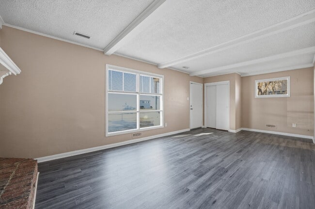 Building Photo - 3 BED, 1 BATH HOUSE FOR RENT IN CHESAPEAKE VA!