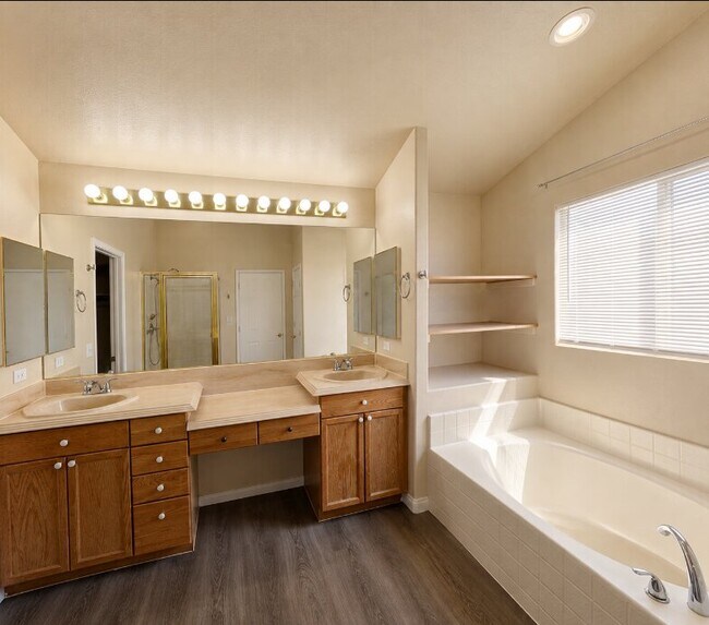 Building Photo - 8455 Faucet Ave