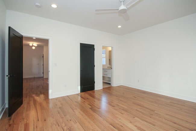 Building Photo - 1110 Greenleaf Ave