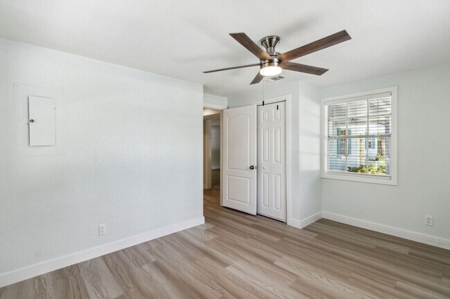 Building Photo - Small Duplex on Amelia Island