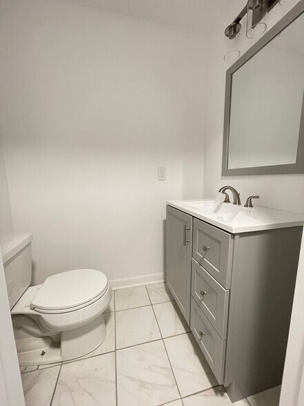 1st Floor - Powder Room - 92 Autumn Chapel Way