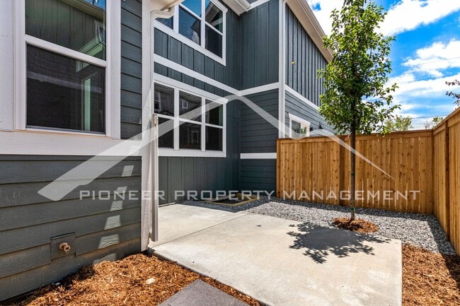 Building Photo - Beautiful Home with 2 Car Garage and Central A/C