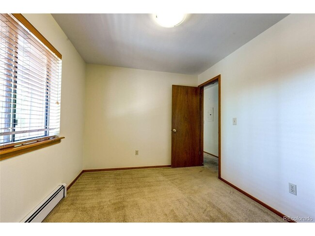 Building Photo - Beautiful Aspen Grove Condo in NoBo!  Avai...