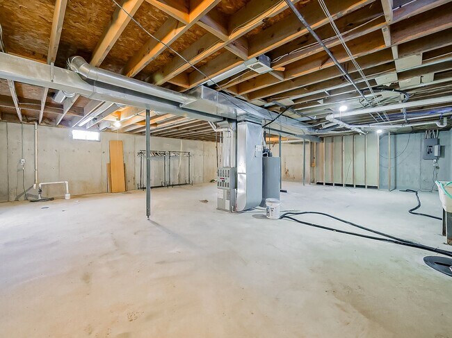 Building Photo - Spacious 3-Bedroom Home in a Great Pontiac Location!