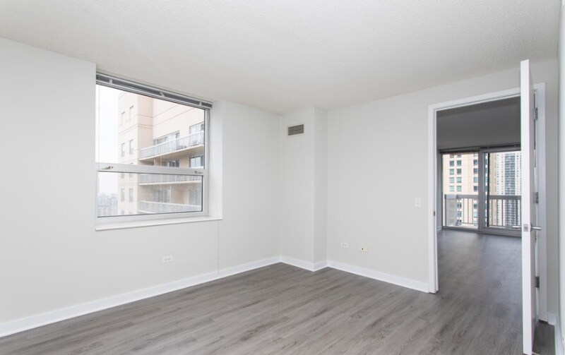 Building Photo - 526 N Dearborn Pkwy