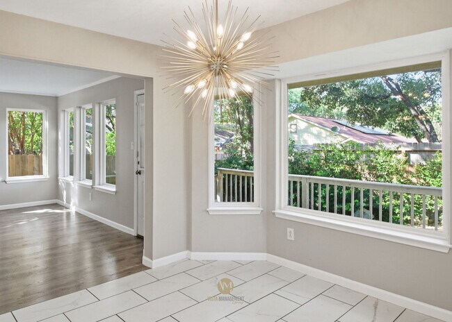 Building Photo - 13811 Stone Hollow