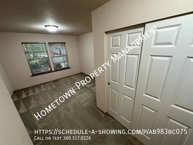 Building Photo - 9420 Fairhill Dr NE