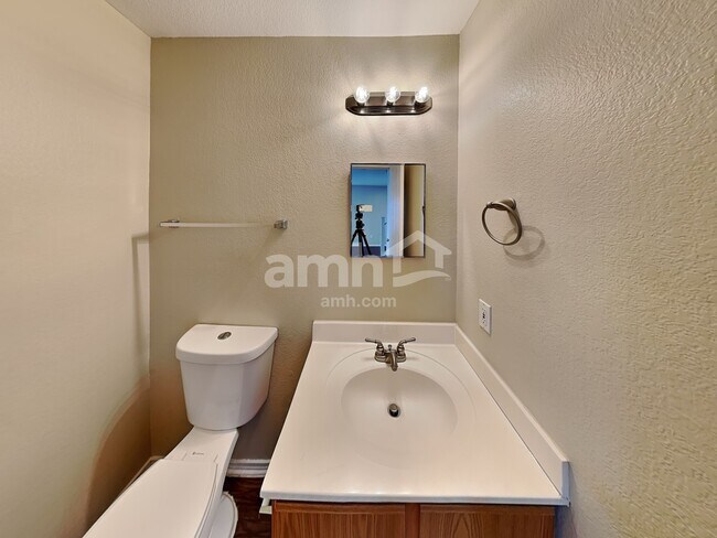 Building Photo - 11004 Monahan Park