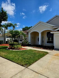 Building Photo - 4/2 Pool Home with pool service included