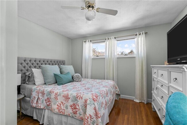 Building Photo - 60 Knollwood Cir