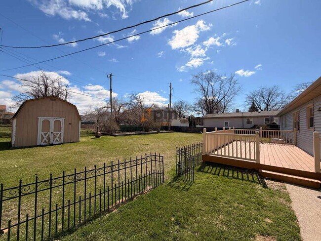 Building Photo - 9537 Arthur St