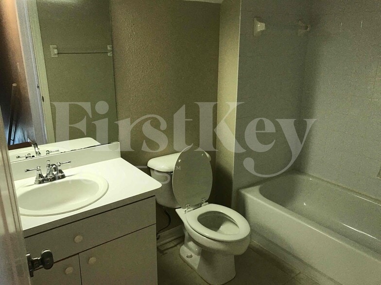 Building Photo - 22617 St Thomas Cir