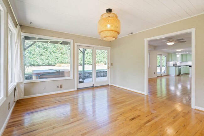 Building Photo - 13745 Cameo Ct
