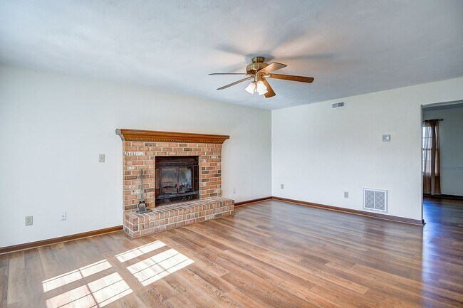 Building Photo - FOR RENT - INDIAN LAKES / SALEM AREA VIRGINIA BEACH!